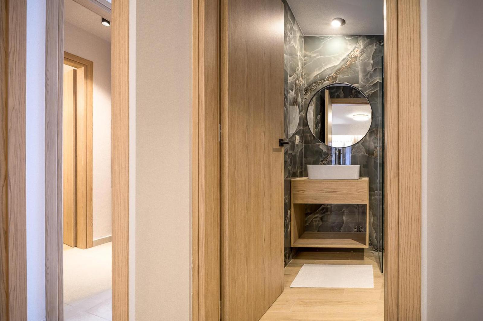 Soho Blue City Hotel Hersonissos  Bagian luar foto