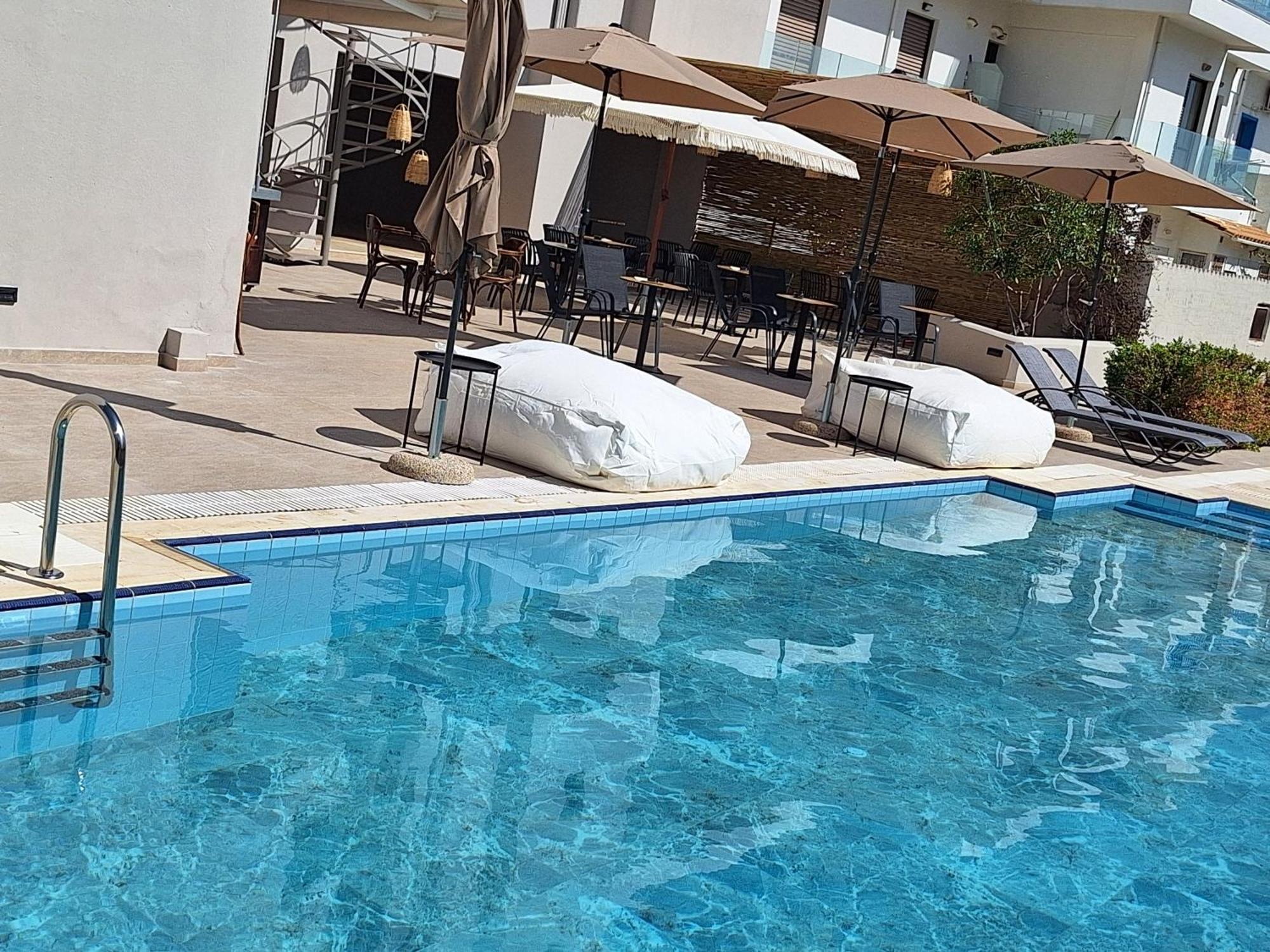 Soho Blue City Hotel Hersonissos  Bagian luar foto