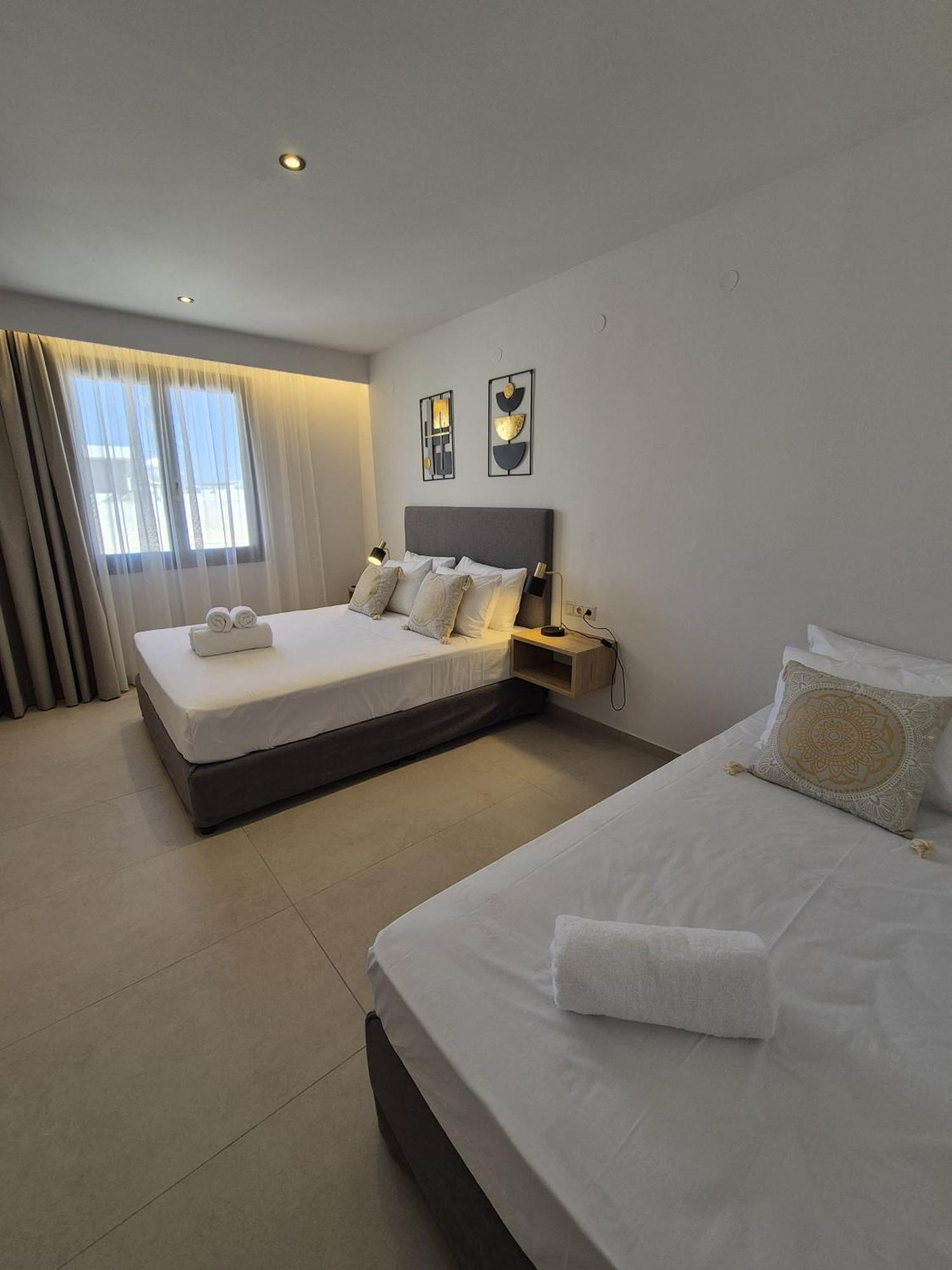 Soho Blue City Hotel Hersonissos  Bagian luar foto