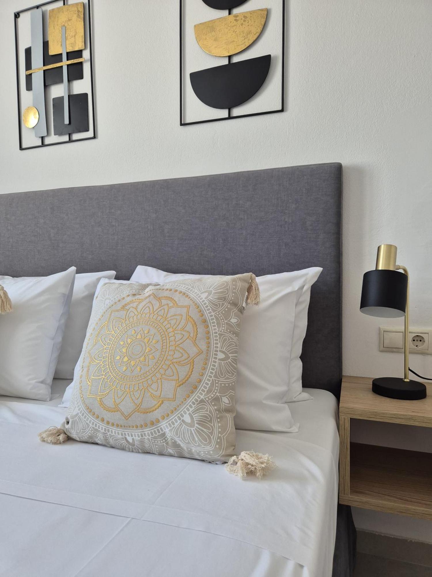 Soho Blue City Hotel Hersonissos  Bagian luar foto